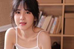 -充满了强烈的戏剧冲突和跨次元的想象空间。将CBA的吉林队与NBA的费城76人队放在同一赛场，本身就是一种极致的故事设定