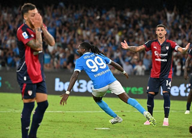 奥格斯堡后防不慎失误，球队丢球频繁的简单介绍