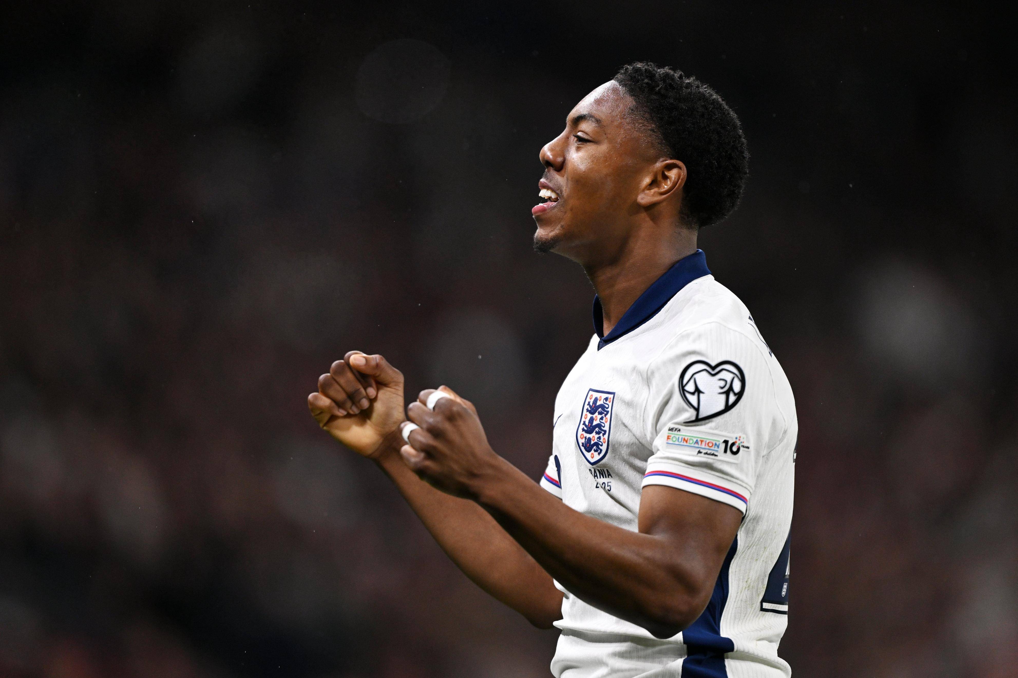 瑞士主场告捷，英格兰小组出局