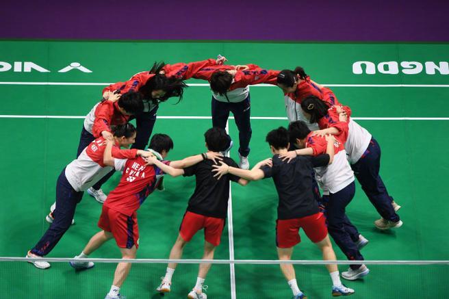 羽毛球传奇谢幕，球迷泪洒赛场