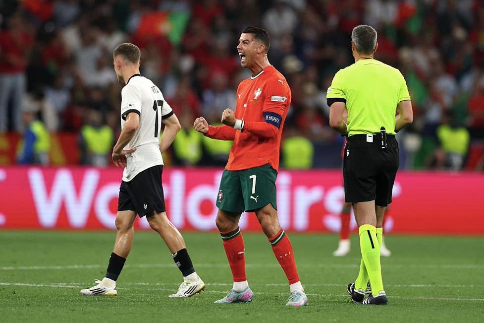 葡萄牙队完胜奥地利队，梁靖崑统治全场