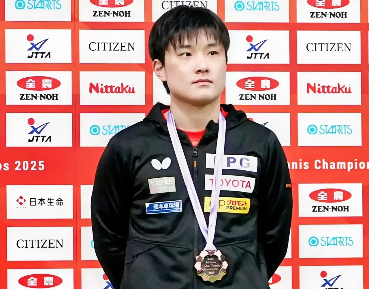 中国队完胜韩国队,张本智和关键制胜 中国队完胜韩国队,张本智和关键制胜