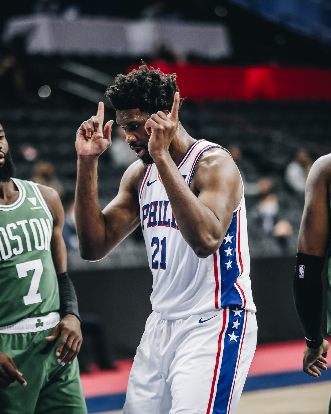 鹈鹕队主场保持不败，成功取得胜利