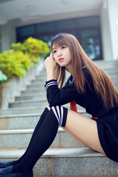 王冠的两种戴法，当库里与英格拉姆在不同赛场同时加冕