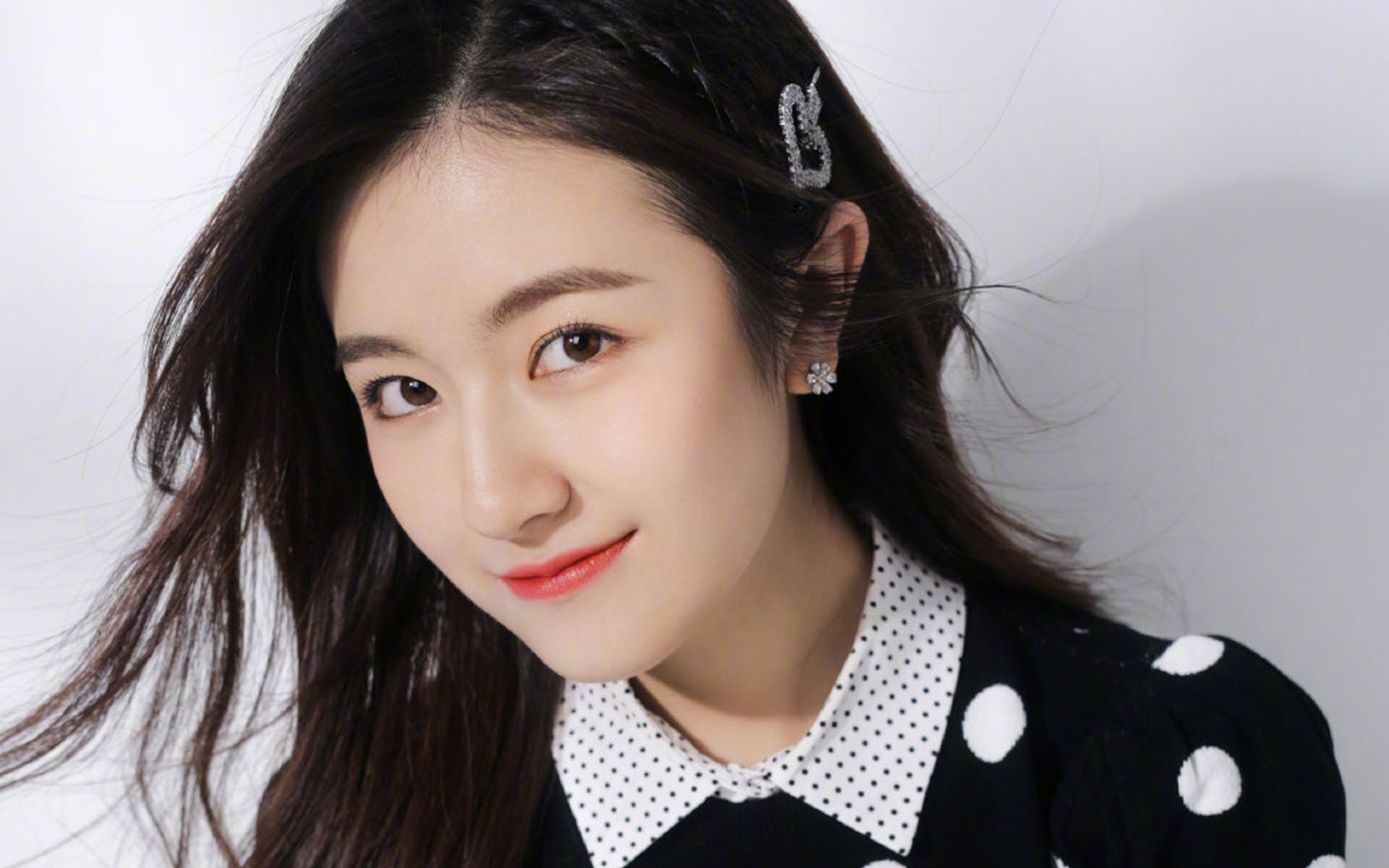 镜面折射，富安健洋的无解与乌拉圭的打穿—中国足球的双面启示