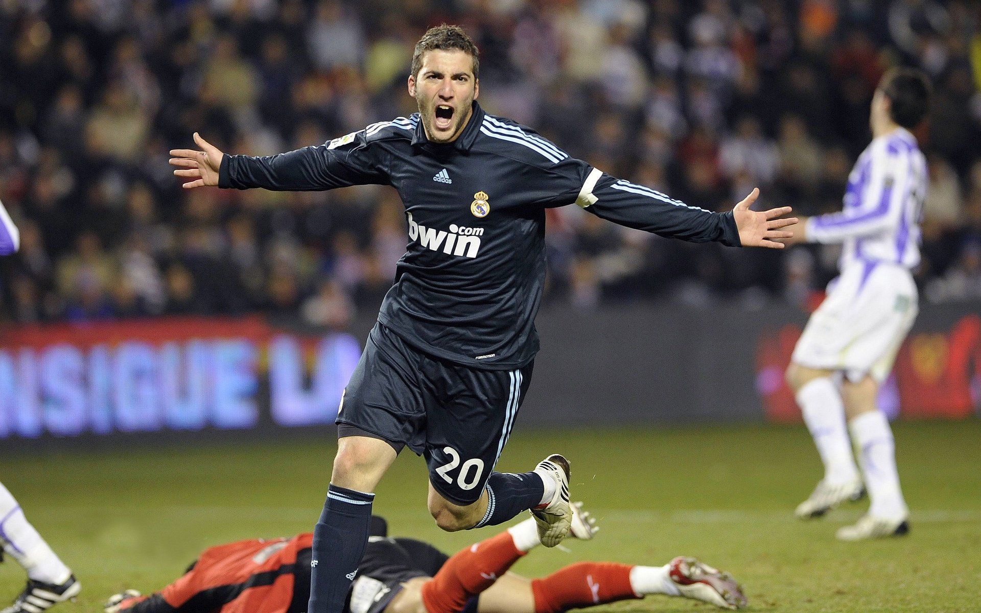 雷霆乍起,铁壁降临,戈贝尔如何用一场比赛,诠释统治力的真正含义?