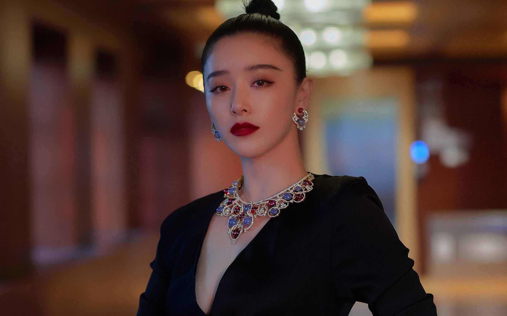 疯狂星期六，当利拉德在F1街道赛接管比赛，篮网在另一个时空冲垮雷霆