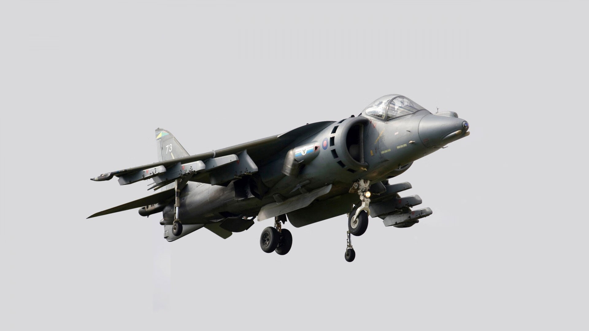 金色头盔照亮奥运暗夜，卢卡库一锤定音的周期交响