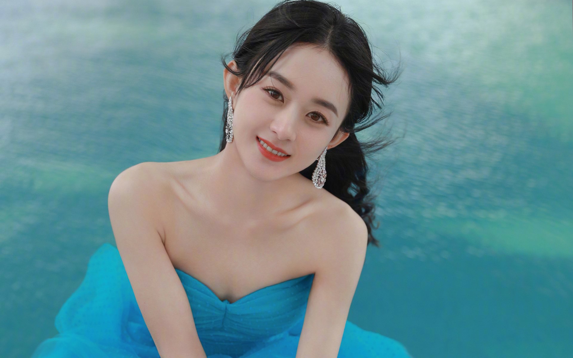 1.北欧冰锋与波斯铁骑的碰撞，德布劳内导演的唯一剧本